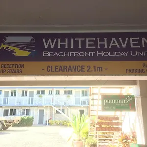 whitehaven-beachfront-holiday-units.queenslandhotels.net/